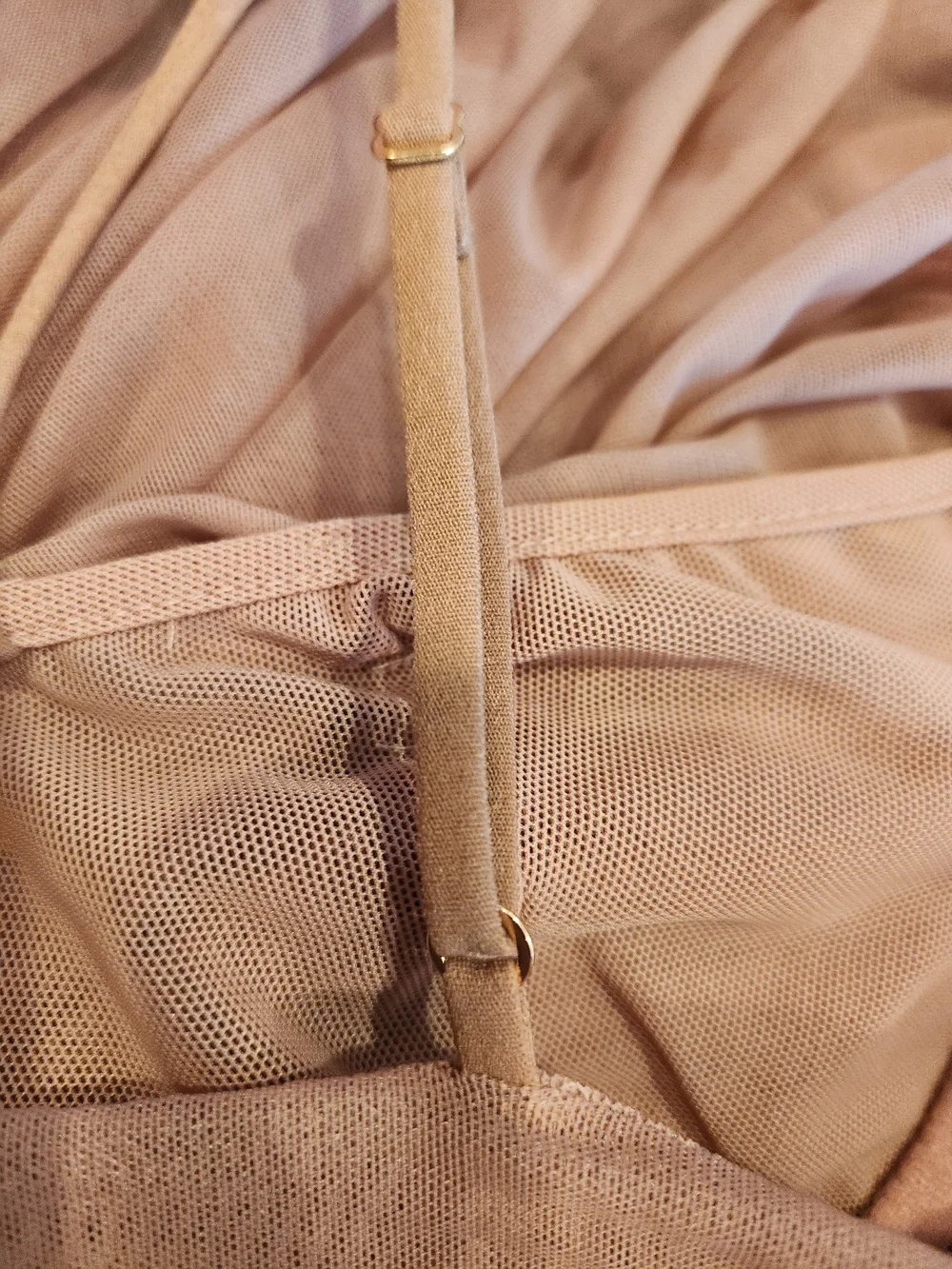 Aritzia Babaton Fabian Luxor Ruched Bodycon Dress Tan/Clay Mask Size 6 Mesh - Picture 8 of 12